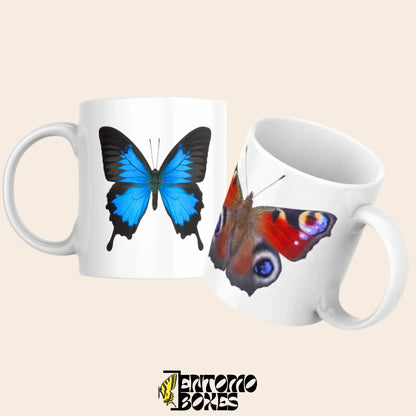 taza de cerámica con mariposas